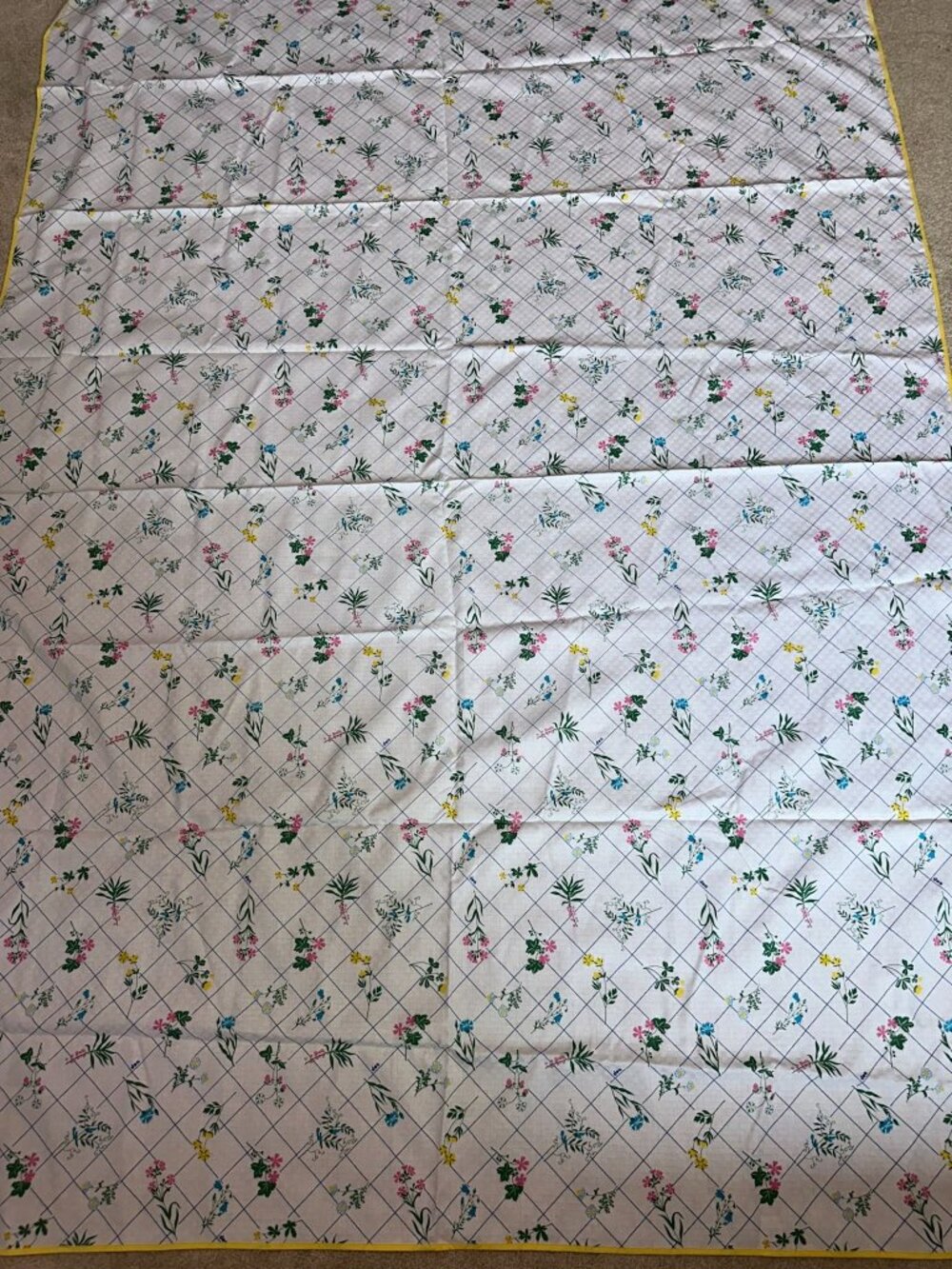 Vintage 50s Mid Century Modern Floral Tablecloth Rectangle Yellow MCM Farmhouse - Picture 6 of 6